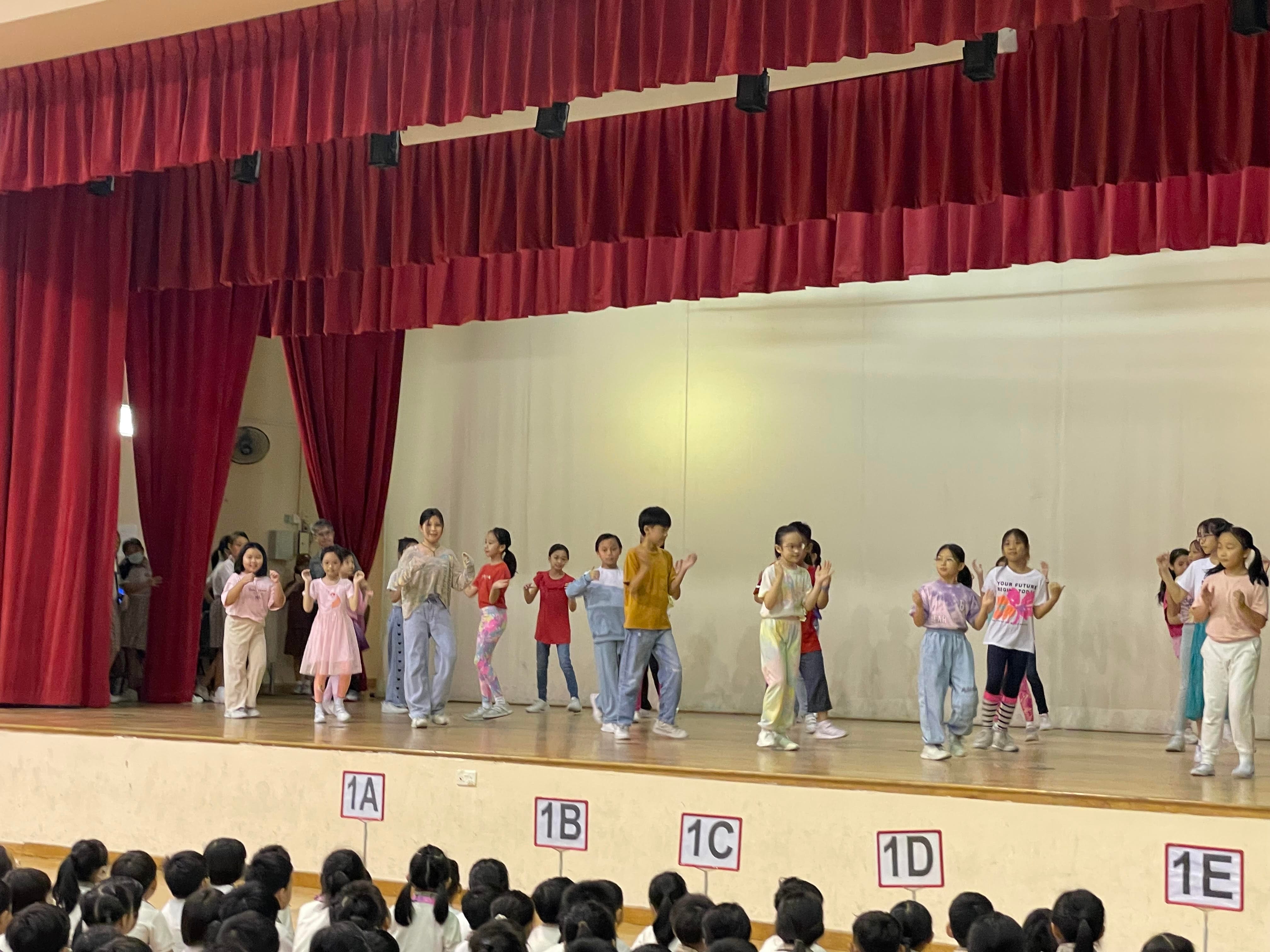 Contemporary Dance members performing
